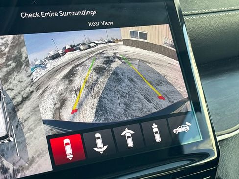 Used 2023 Jeep Grand Cherokee Limited w/ Luxury Tech Group II image 32