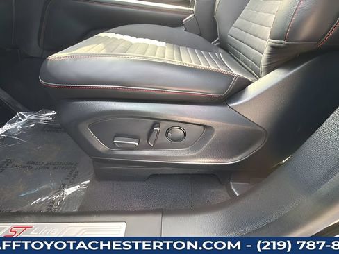Used 2026 Ford Explorer ST-Line w/ ST-Line Street Pack AWD/4WD image 16