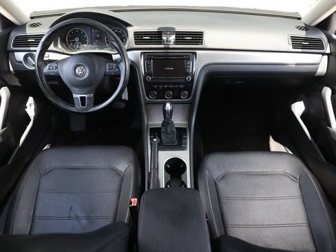 Used 2015 Volkswagen Passat 1.8T SE FWD image 2
