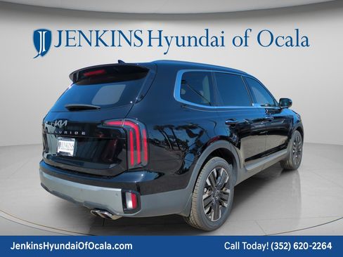 Used 2023 Kia Telluride SX FWD image 3