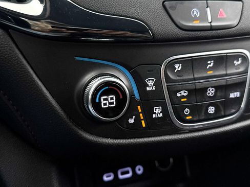 Used 2024 Chevrolet Equinox RS FWD image 25