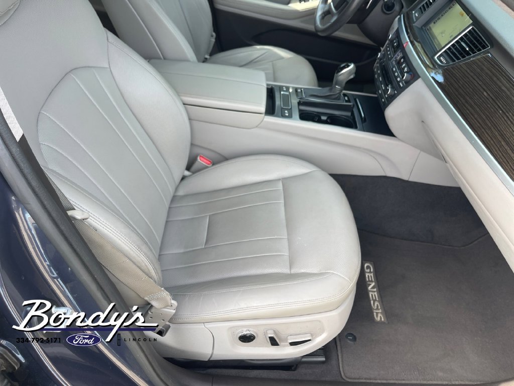 Used 2015 Hyundai Genesis 3.8 w/ Option Group 02 RWD image 18