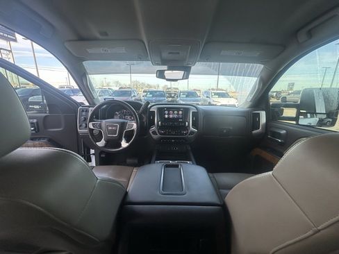 Used 2015 GMC Sierra 2500 SLT w/ Duramax Plus Package image 9
