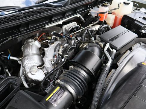 Used 2025 GMC Sierra 3500 AT4 w/ AT4 Premium Plus Package AWD/4WD image 11