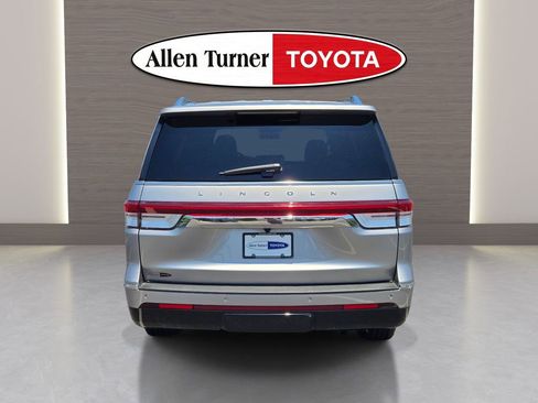Used 2024 Lincoln Navigator Reserve AWD/4WD image 10
