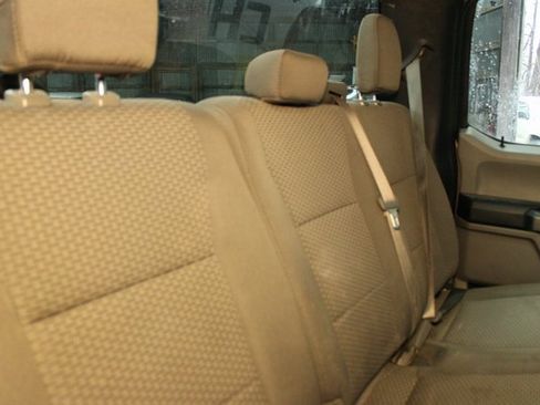 Used 2016 Ford F150 XLT image 12