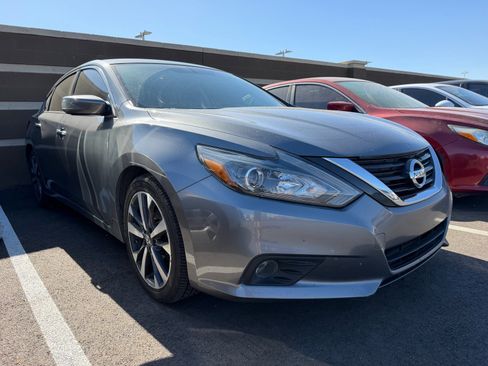 Used 2016 Nissan Altima 2.5 SR image 2