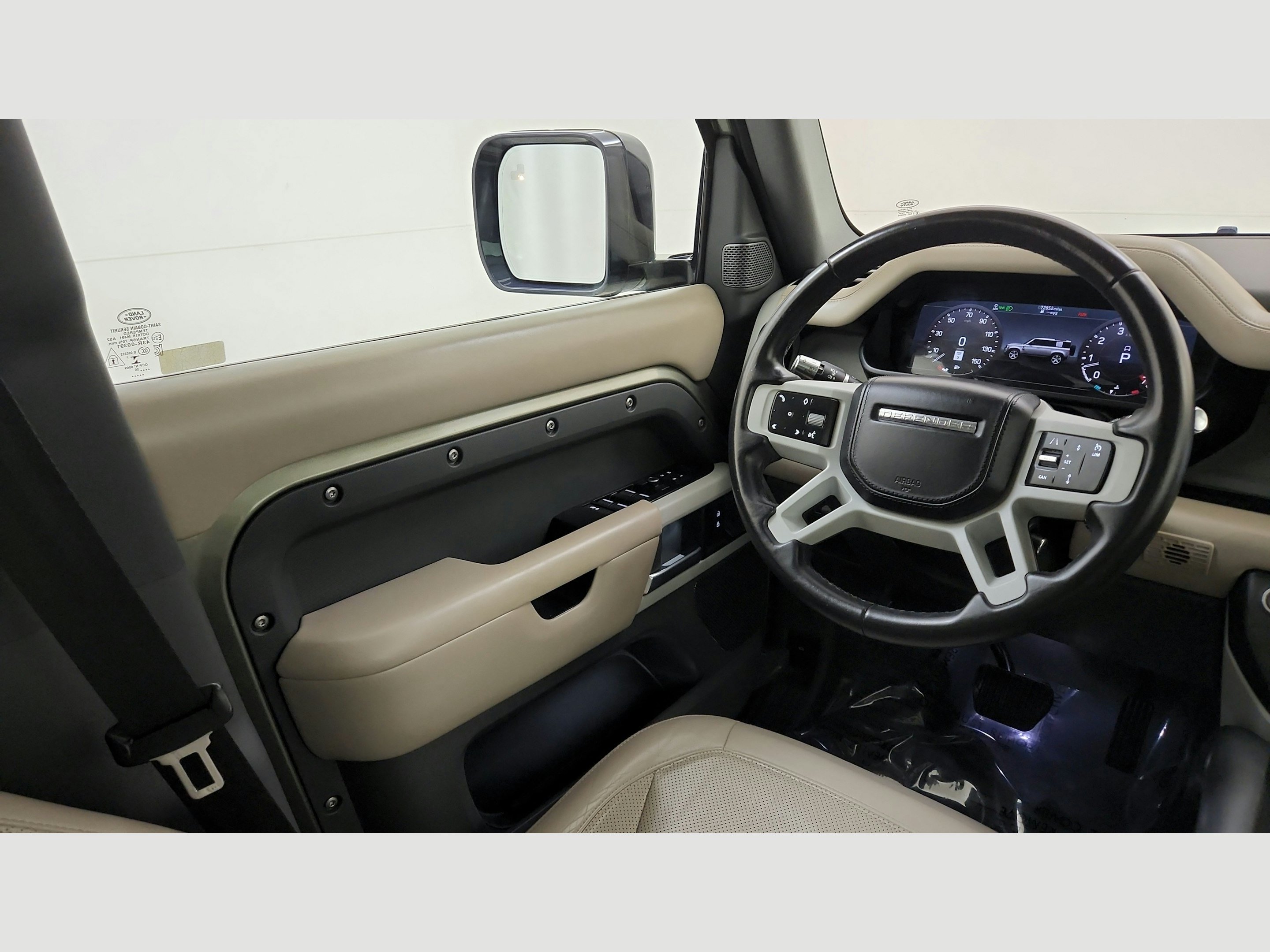 Used 2020 Land Rover Defender 110 HSE AWD/4WD image 25