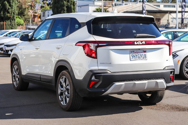 Used 2024 Kia Seltos LX AWD/4WD image 7