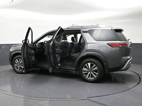 Used 2024 Nissan Pathfinder SL AWD/4WD image 35