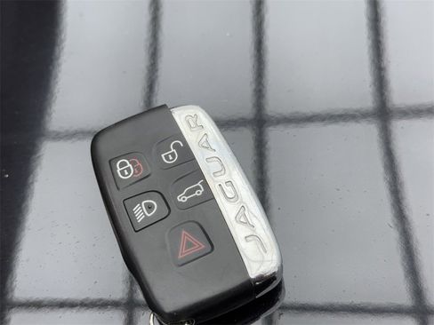 Used 2020 Jaguar F-PACE Checkered Flag image 60