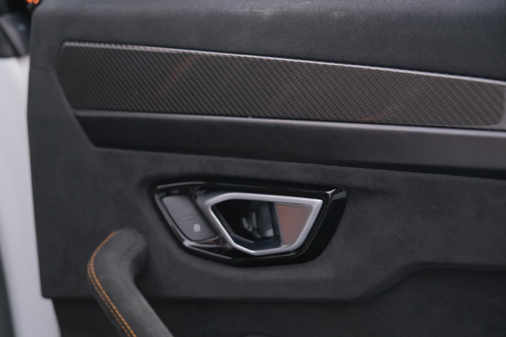 Used 2023 Lamborghini Urus Performante AWD/4WD image 35