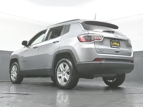 Used 2022 Jeep Compass Latitude w/ Convenience Group AWD/4WD image 5