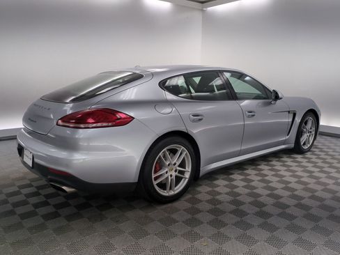 Used 2015 Porsche Panamera 4 image 9