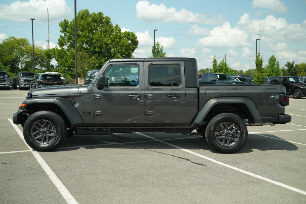 New 2026 Jeep Gladiator Sport AWD/4WD image 4