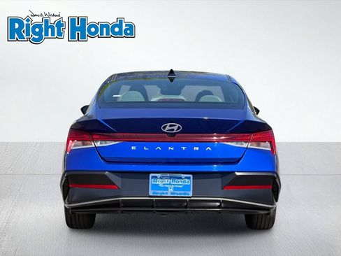 Used 2025 Hyundai Elantra SEL FWD image 10