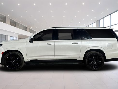 Used 2022 Cadillac Escalade ESV Sport Platinum w/ Heavy-Duty Trailer Package AWD/4WD image 7