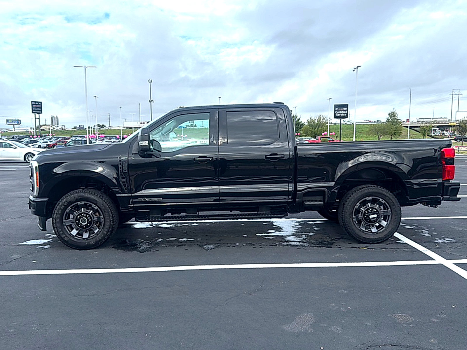 Used 2023 Ford F250 Lariat w/ Sport Appearance Package AWD/4WD image 4