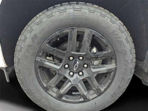 Used 2023 Chevrolet Silverado 1500 Custom image 9