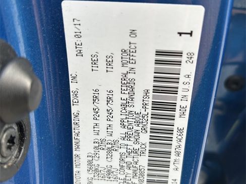 Used 2017 Toyota Tacoma SR5 image 10