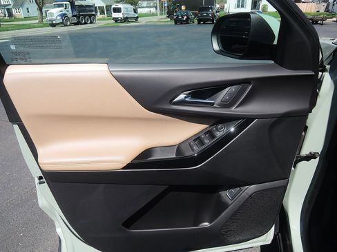 Used 2026 Chevrolet Equinox ACTIV w/ Safety and Technology Package AWD/4WD image 30