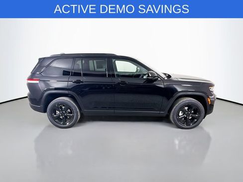 New 2025 Jeep Grand Cherokee Limited w/ Black Appearance Package AWD/4WD image 8