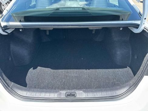 Used 2025 Nissan Altima 2.5 SV FWD image 12