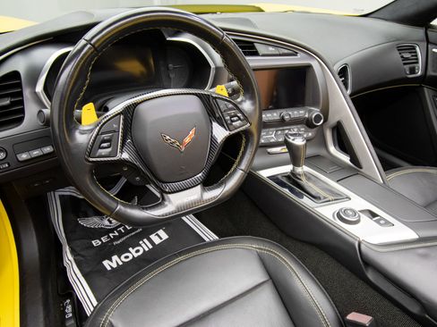 Used 2017 Chevrolet Corvette Z06 image 11