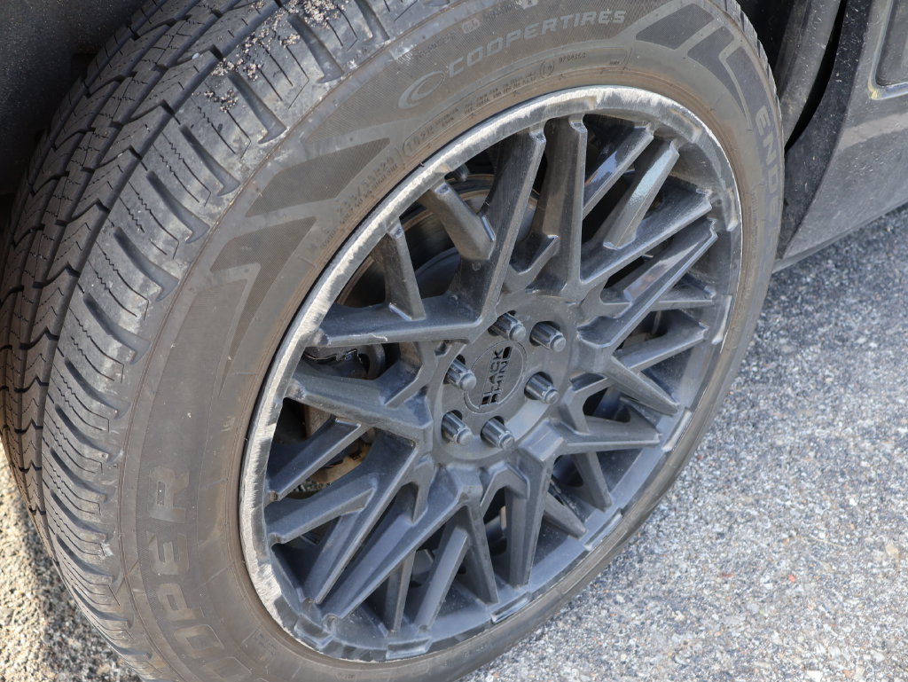 Used 2020 GMC Acadia Denali AWD/4WD image 14