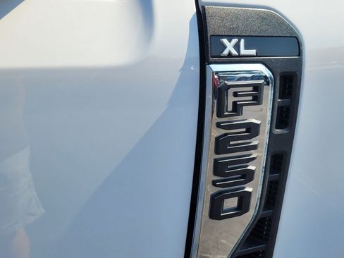 Used 2024 Ford F250 XL AWD/4WD image 14