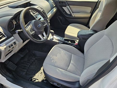 Used 2018 Subaru Forester 2.5i Premium w/ All-Weather Package AWD/4WD image 9