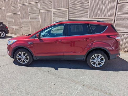 Used 2017 Ford Escape SE w/ SE Leather Comfort Package AWD/4WD image 3
