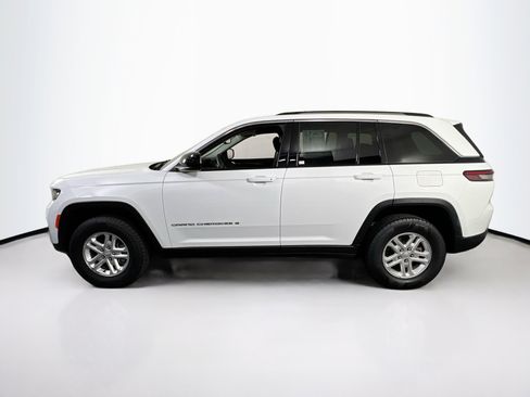 Used 2023 Jeep Grand Cherokee Laredo w/ Luxury Tech Group I AWD/4WD image 8