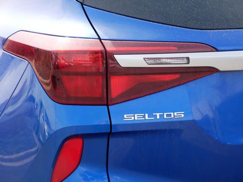 Used 2021 Kia Seltos LX AWD/4WD image 17