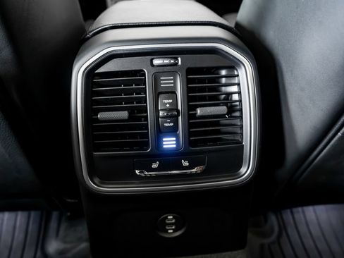 Certified 2026 Porsche Macan AWD/4WD image 26