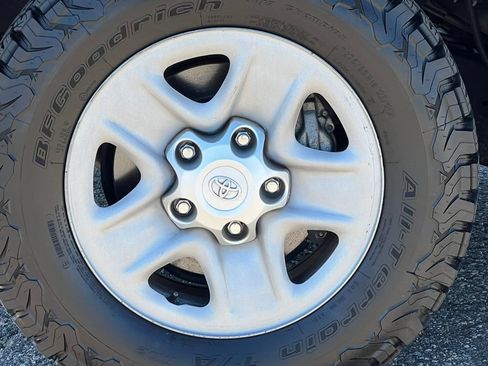 Used 2018 Toyota Tundra SR5 w/ SR5 Upgrade Package RWD image 7