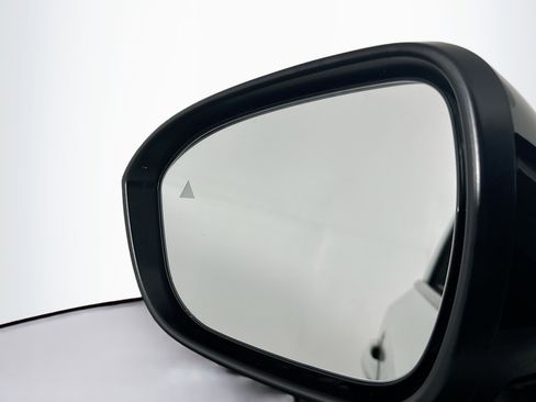 Used 2023 Nissan Ariya FWD image 16