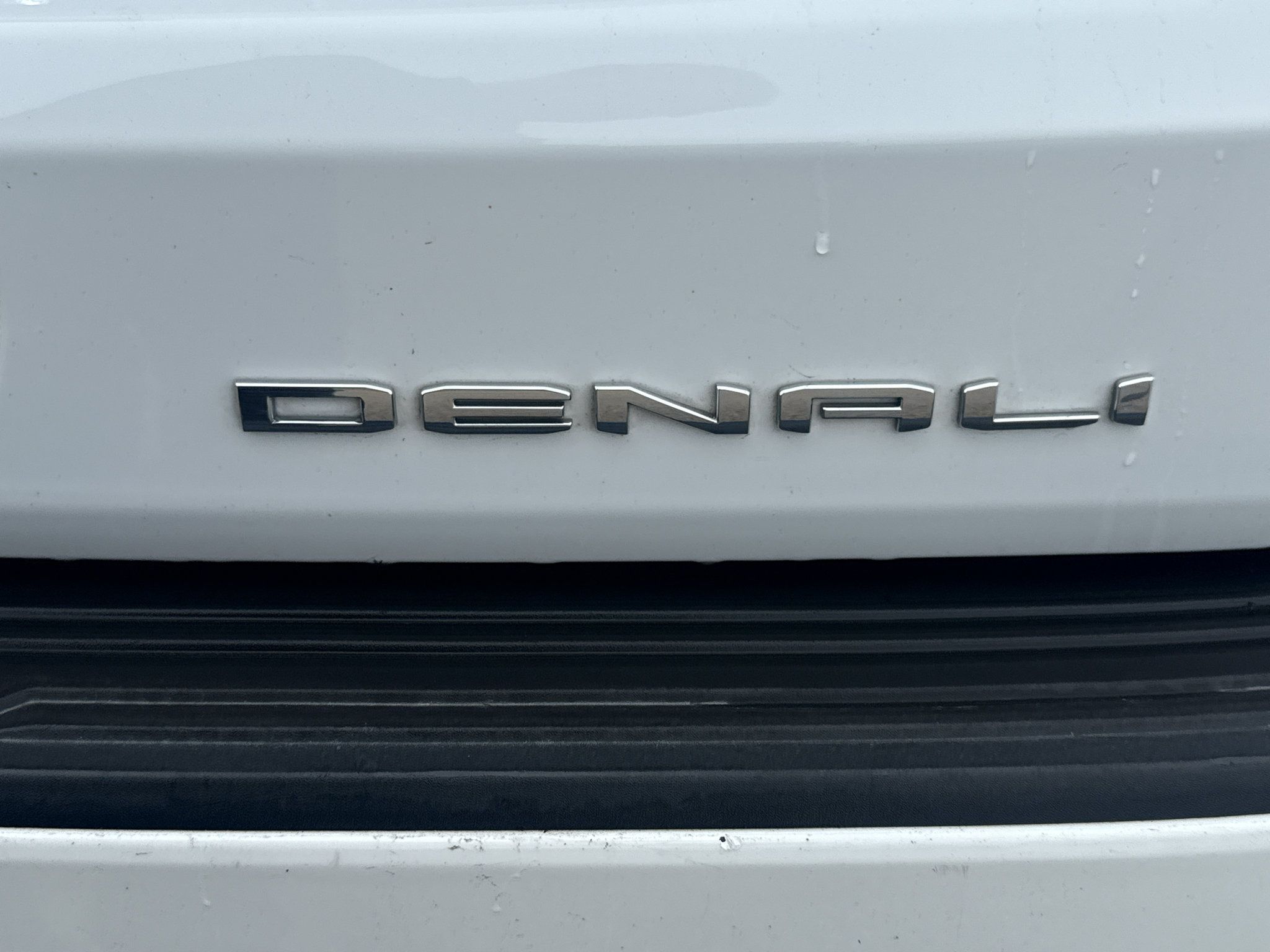 Used 2022 GMC Yukon Denali AWD/4WD image 9