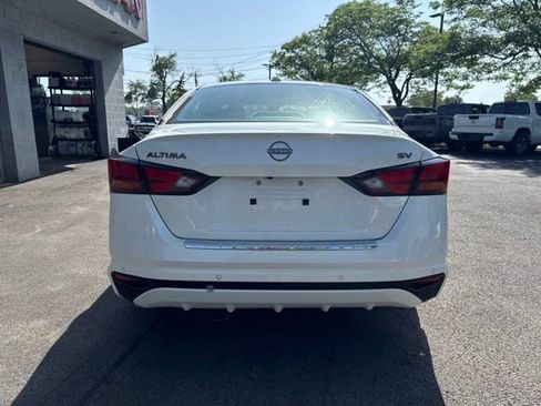 Used 2023 Nissan Altima 2.5 SV FWD image 3