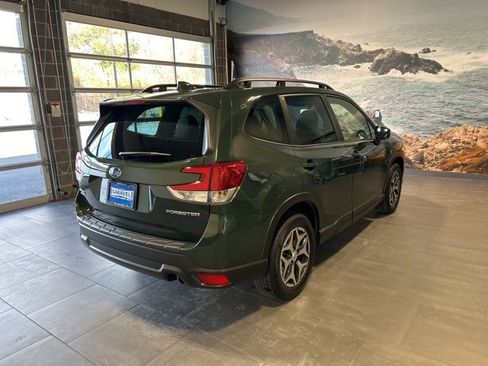 Used 2023 Subaru Forester Premium image 39