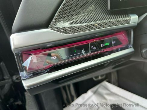 Used 2023 BMW 760i xDrive image 16