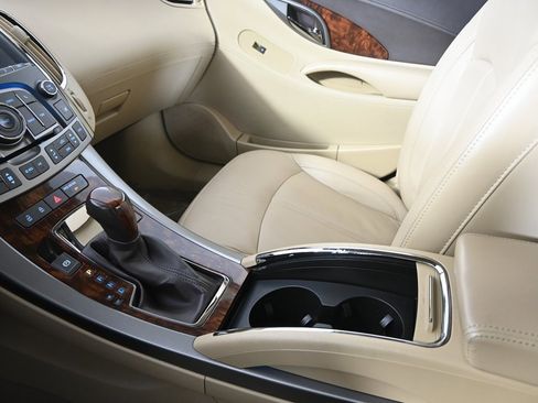 Used 2013 Buick LaCrosse Leather w/ Driver Confidence Package image 33