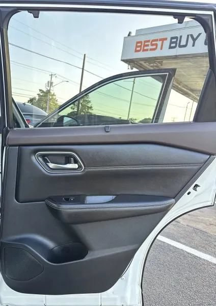 Used 2021 Nissan Rogue Platinum FWD image 23