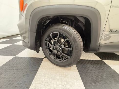 Used 2019 Jeep Renegade Altitude w/ Quick Order Package 22M FWD image 10
