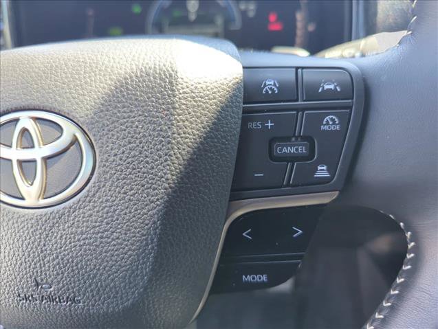 Certified 2025 Toyota Camry SE FWD image 15
