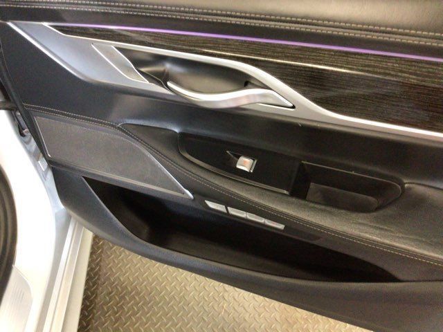 Used 2018 BMW 750i RWD image 11