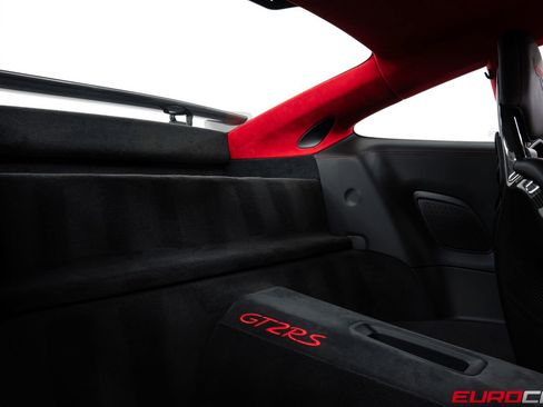Used 2018 Porsche 911 GT2 RS image 49