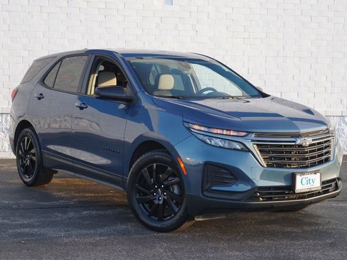 Used 2024 Chevrolet Equinox LS w/ LS Convenience Package FWD image 3