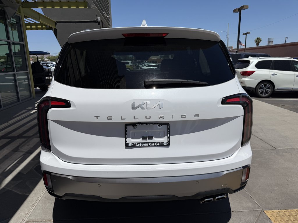 Used 2025 Kia Telluride EX w/ EX Captain's Chair Package FWD image 13