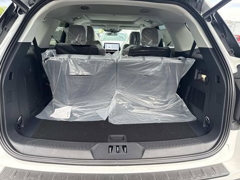 New 2026 Ford Explorer Active w/ Active Comfort Package AWD/4WD image 4
